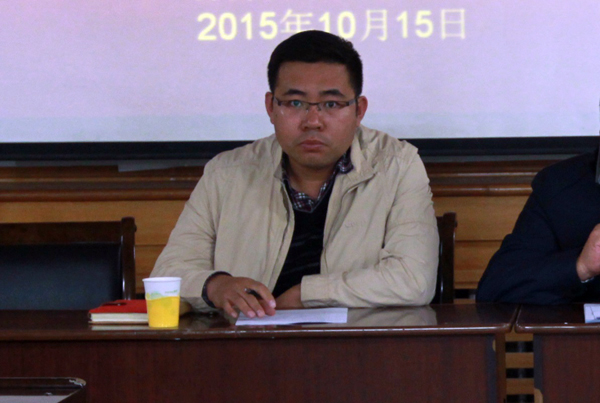 王书记讲时间安排等事情 动科院 实习记者 李月月 摄