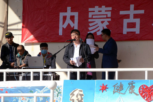 侯书记讲话 动科院 记者 张佳 摄