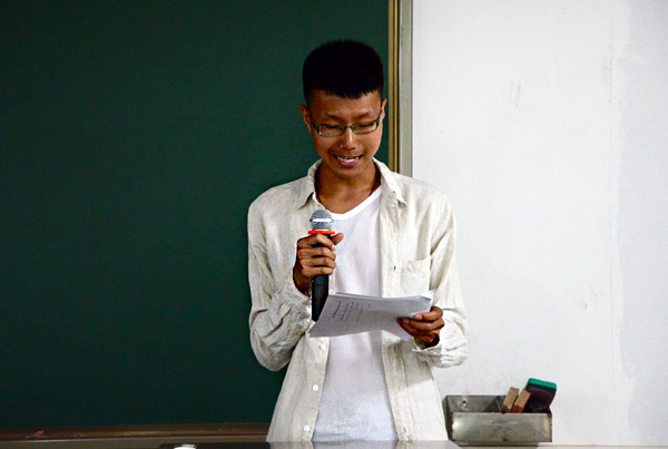 学生代表发言 动科院摄