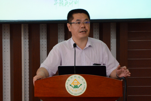 中国农业大学教导处副处长汪九林发言 动科院记者 蒋冬莉 摄