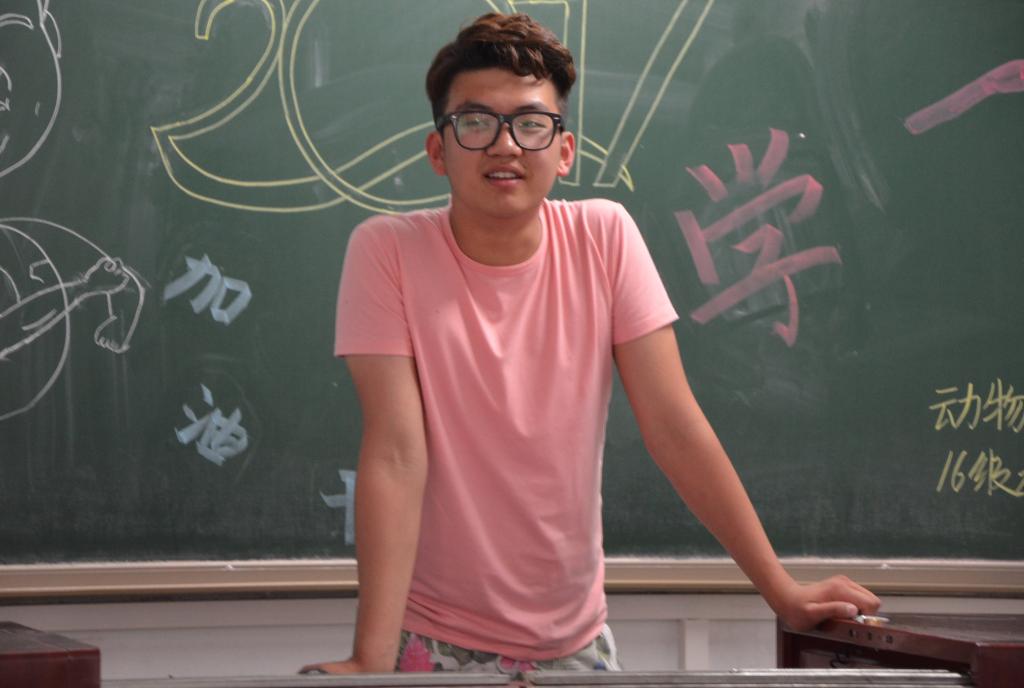 团支书主持 动科院记者 郭文浩 摄