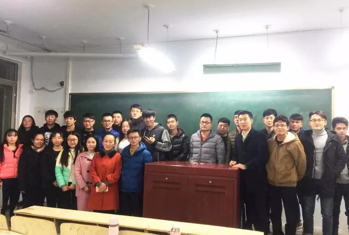 合影留念 动科院记者 摄